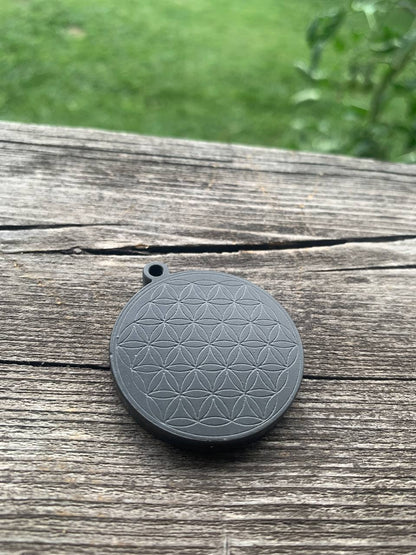 Paramagnētiskais Bazalta amulets - Dzīvības zieds