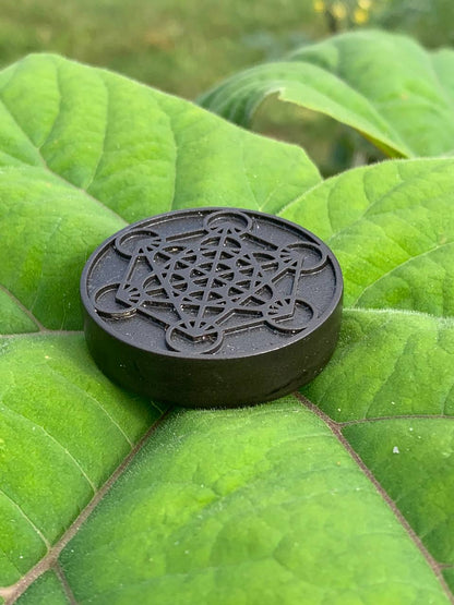 Paramagnētiskais Bazalta kabatas talismans - Metatrona kubs