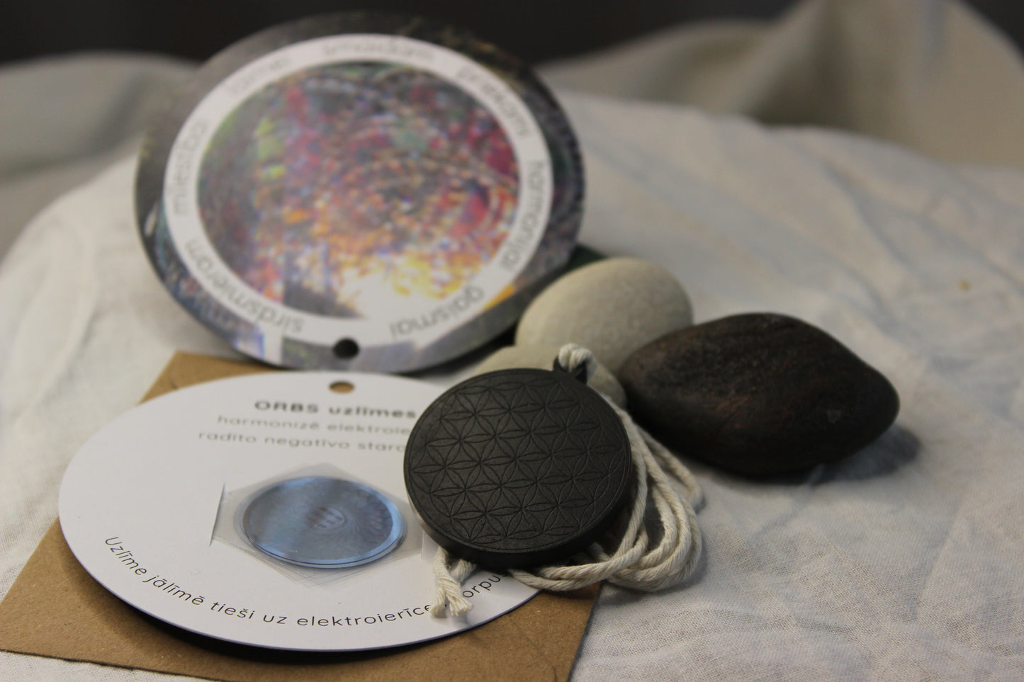 Komplekts: ORBS uzlīmes + Bazalta amulets