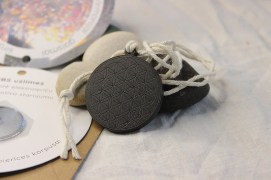 Komplekts: ORBS uzlīmes + Bazalta amulets