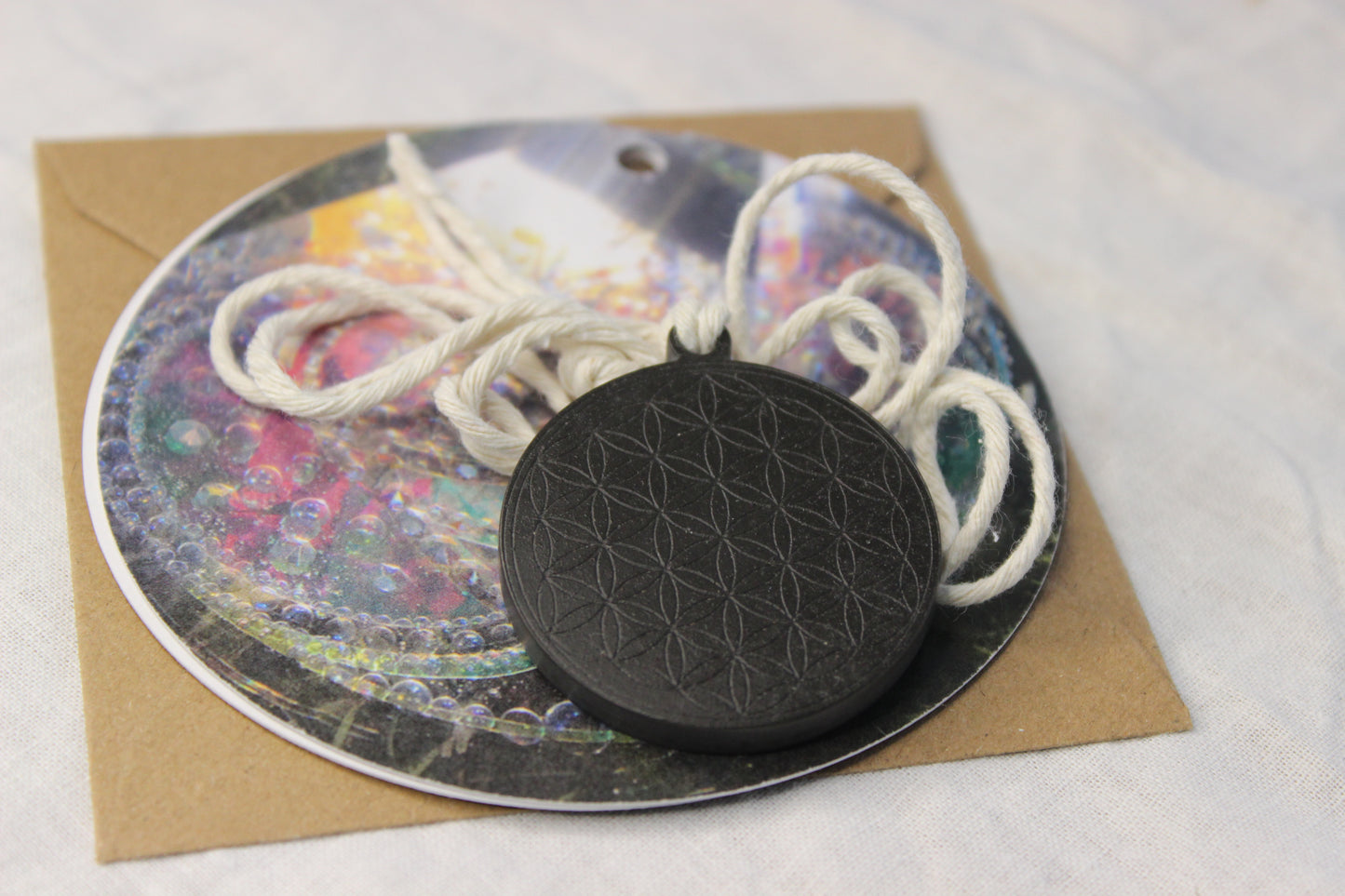 Komplekts: ORBS uzlīmes + Bazalta amulets