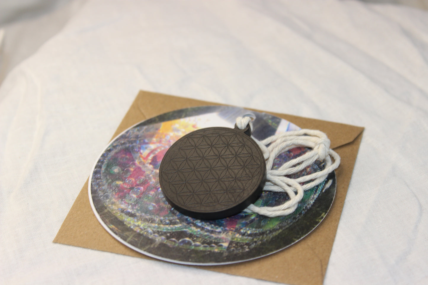 Komplekts: ORBS uzlīmes + Bazalta amulets